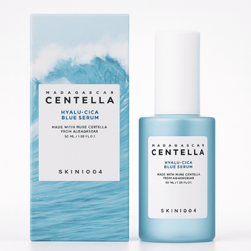 Флакон SKIN1004 Hyalu-Cica Blue Serum, 50 мл &mdash; зволожувальна сироватка з центелою, ніацинамідом і гіалуроновою кислотою.